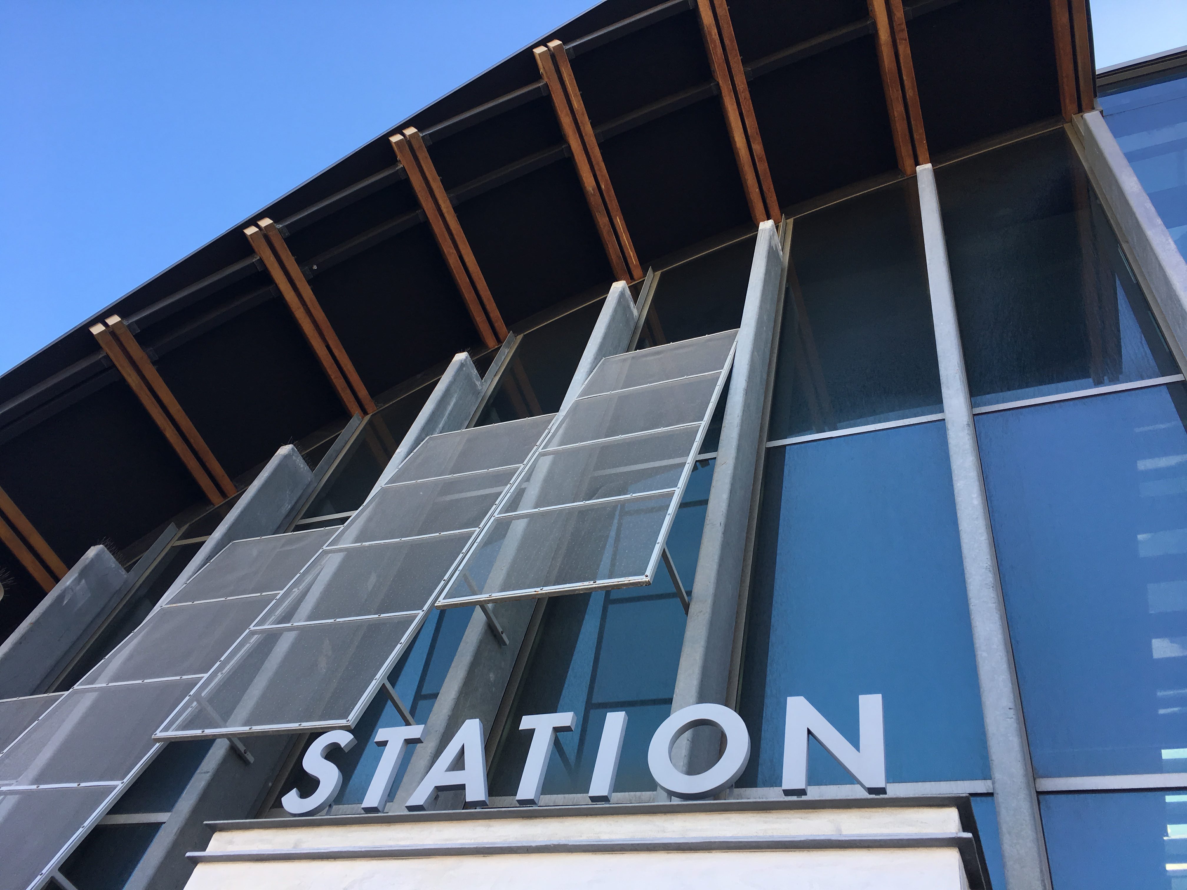 Successful signage design of Solana Beach train station