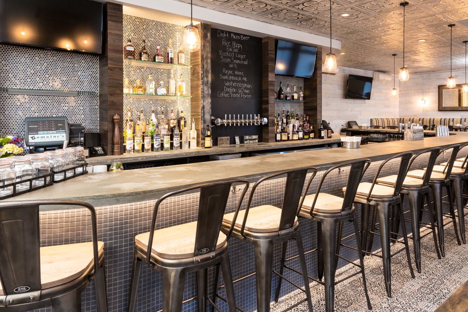 Modern Bar and Restaurant Interior Design with bar and seating